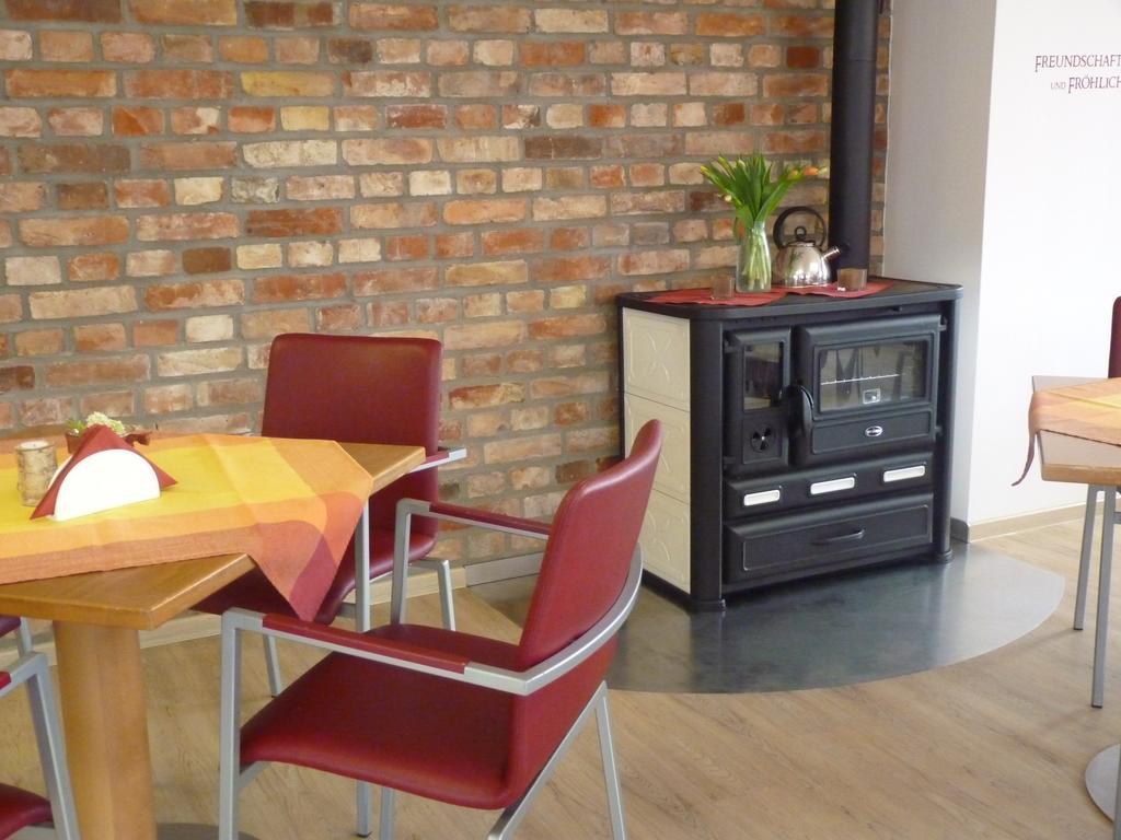 Cafe Und Pension Blohm Greifswald Ngoại thất bức ảnh