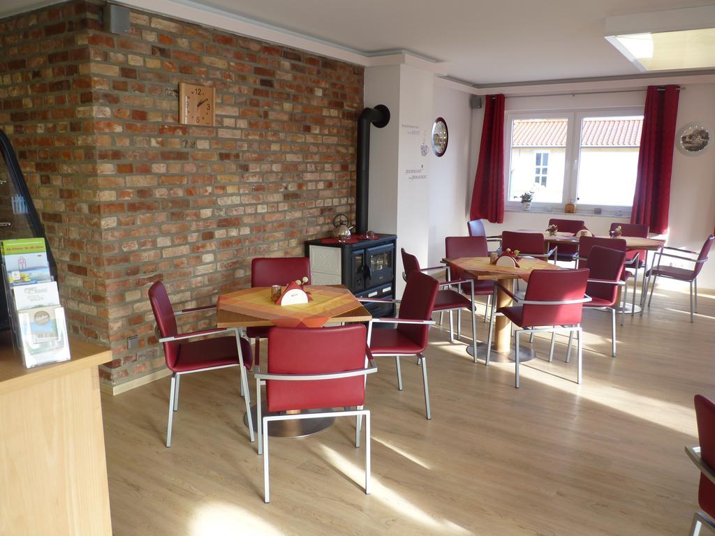 Cafe Und Pension Blohm Greifswald Ngoại thất bức ảnh