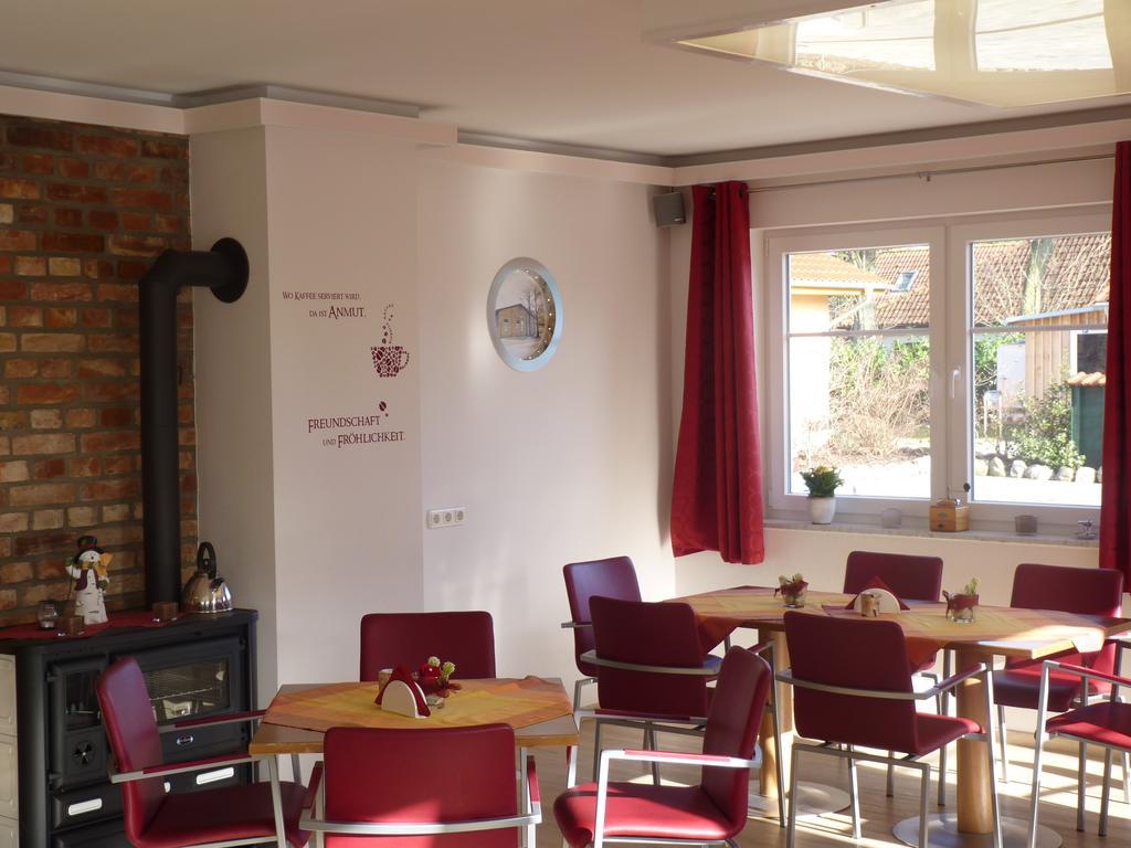 Cafe Und Pension Blohm Greifswald Ngoại thất bức ảnh