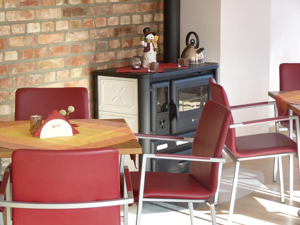 Cafe Und Pension Blohm Greifswald Ngoại thất bức ảnh